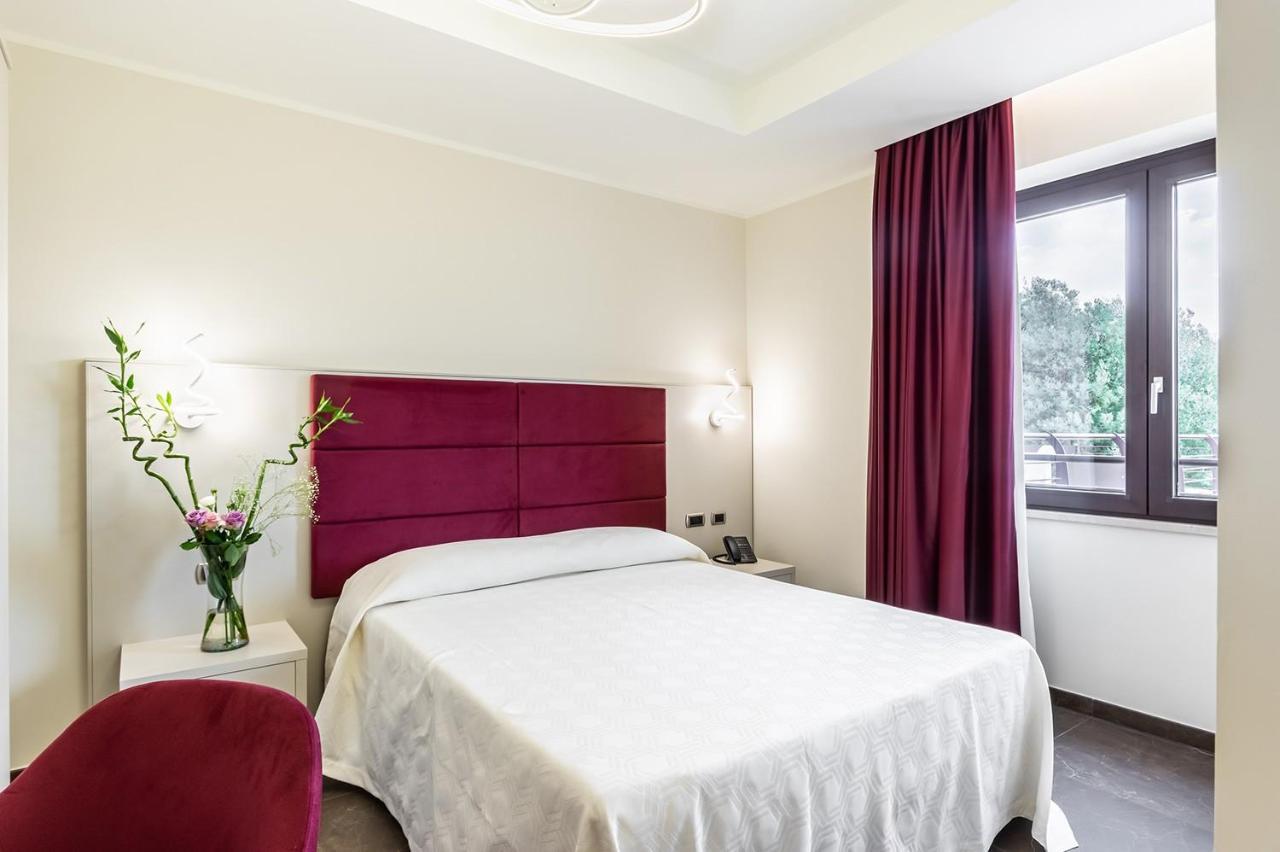 Lual Bleisure Hotel Pofi エクステリア 写真